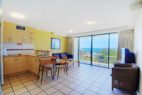 Grand Palais Beachside Resort - Dalby Accommodation 4