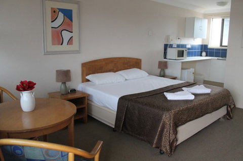 A' Montego Mermaid Beach Motel - Dalby Accommodation 1