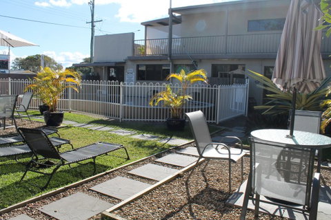 A' Montego Mermaid Beach Motel - Dalby Accommodation 4