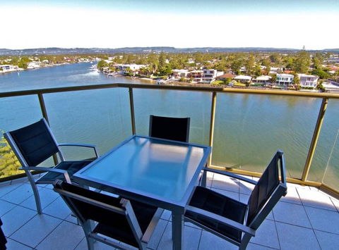 Surfers Hawaiian - Dalby Accommodation 1