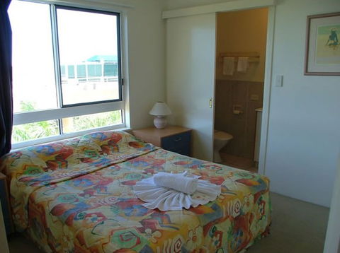 Burlington Holiday Apartments - Dalby Accommodation 1
