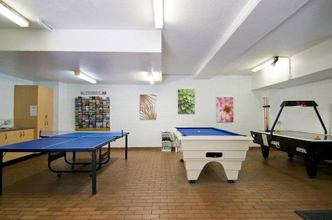 Headland Gardens Holiday Apartments - Dalby Accommodation 3