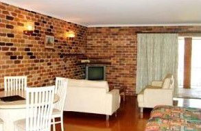 Sarina Beach Motel - Dalby Accommodation 1