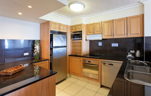 La Grande Apartments Broadbeach - Dalby Accommodation 2