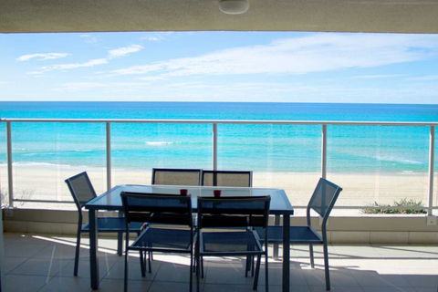 Pacific Surf Absolute Beach Apartments - Dalby Accommodation 4