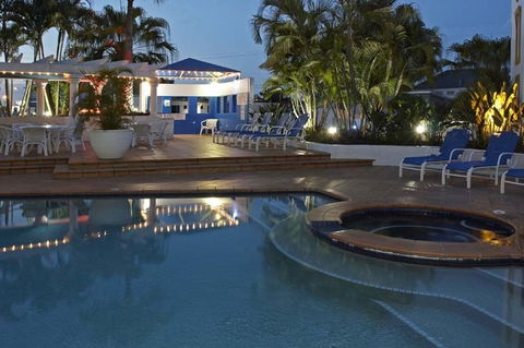 Santorini By The Sea - Dalby Accommodation 1