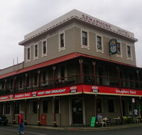 Semaphore Hotel - Dalby Accommodation