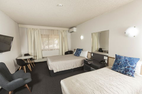 Belconnen Way Motel And Serviced Apartments - Dalby Accommodation 2