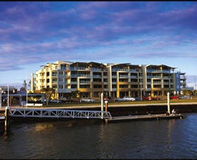 Riverside Suites Ballina - Dalby Accommodation 0