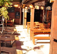 Brecknock Hotel - Dalby Accommodation