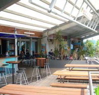 Beachfront Hotel - Dalby Accommodation