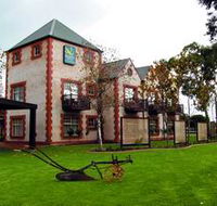 St Francis Winery - Dalby Accommodation
