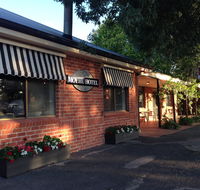 Moyhu Hotel - Dalby Accommodation