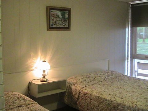 Cobden Roadhouse Motel - Dalby Accommodation 2