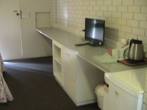 Cobden Roadhouse Motel - Dalby Accommodation 3