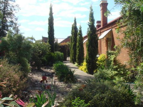 Boutique Motel Sefton House - Dalby Accommodation 5