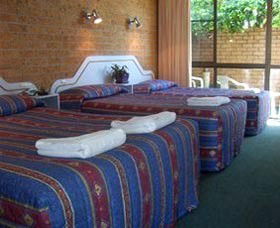 Golden Chain Port O'Call Motel - Dalby Accommodation 0