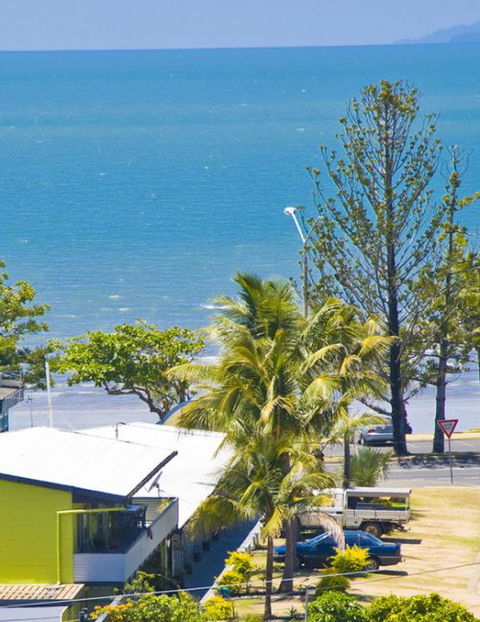 Surfside Motel - Yeppoon - Dalby Accommodation 0