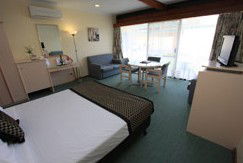  William Macintosh Motor Lodge - Dalby Accommodation 4