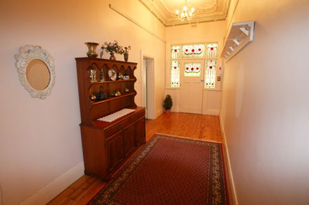Grandview House Apartments - Dalby Accommodation 1