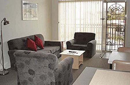 Glenelg Holiday Apartments-Corfu - Dalby Accommodation 2