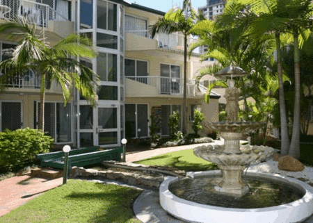Le Chelsea Holiday Apartments - Dalby Accommodation 1