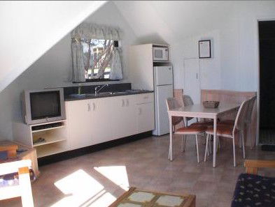 Merimbula Beach Cabins - Dalby Accommodation 4