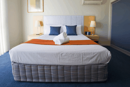 Corrigans Cove Apartments - thumb 2