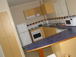 Nautilus Holiday Apartments - Dalby Accommodation 4