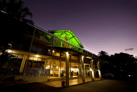 Club Crocodile, Airlie Beach - Dalby Accommodation 0