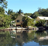 Tropic Oasis Holiday Villas - Dalby Accommodation