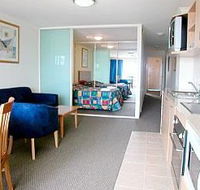 The Entrance Waldorf Apartments - Dalby Accommodation