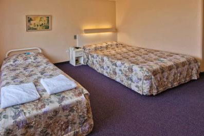 Country Comfort Tamworth Towers - Dalby Accommodation 1