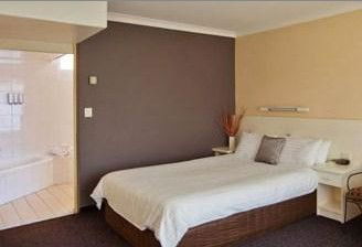 Country Comfort Tamworth Towers - Dalby Accommodation 3