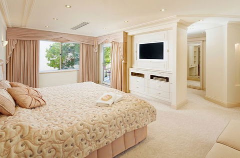 The Peninsula - Dalby Accommodation 0