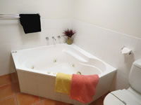 Crown Apartments Merimbula - Dalby Accommodation 5