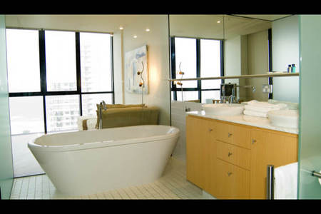 Aria Apartments Broadbeach - Dalby Accommodation 10