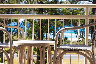 Seacrest Beachfront Holiday Apartments - Dalby Accommodation 1
