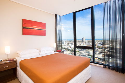 Melbourne Short Stay Apartments - Dalby Accommodation 0