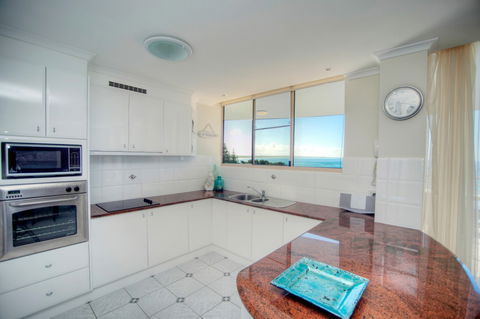 Beaches International - Dalby Accommodation 3