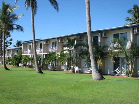 Cardwell Beachcomber Motel & Tourist Park - Dalby Accommodation 2