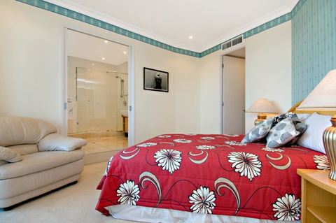 Santorini On Mudjimba - Dalby Accommodation 1