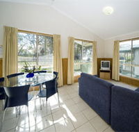 Swan Lake Holiday Park - Dalby Accommodation