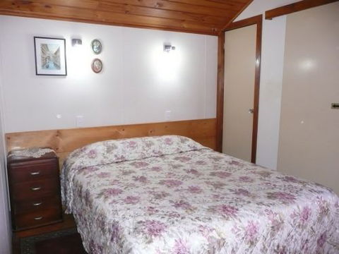 Mt Nebo Railway Carriage & Chalet - Dalby Accommodation 7