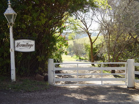 Hermitage Cottage - Dalby Accommodation 0