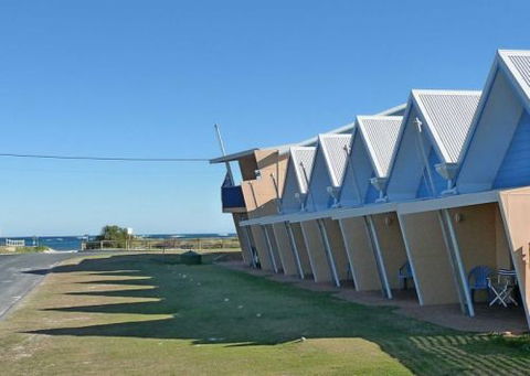 Windsurfer Beach Chalets - Dalby Accommodation 0