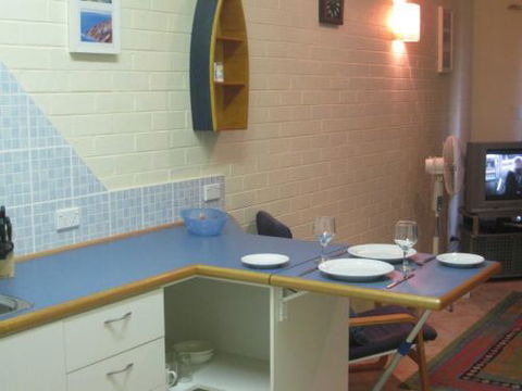 Windsurfer Beach Chalets - Dalby Accommodation 5