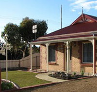 Brooking Cottage - Dalby Accommodation