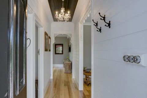 Blakiston House - Dalby Accommodation 6