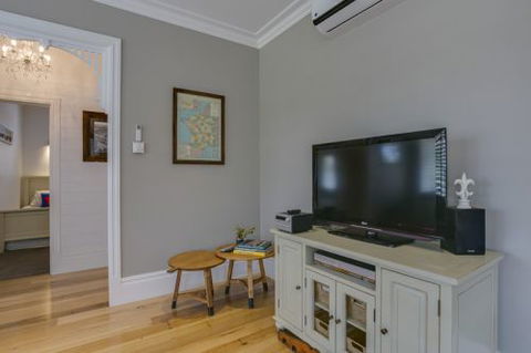 Blakiston House - Dalby Accommodation 9